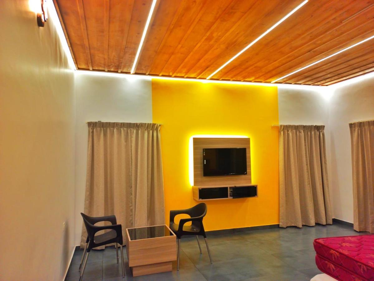 Kanthalloor Happy Holidays Resort מראה חיצוני תמונה